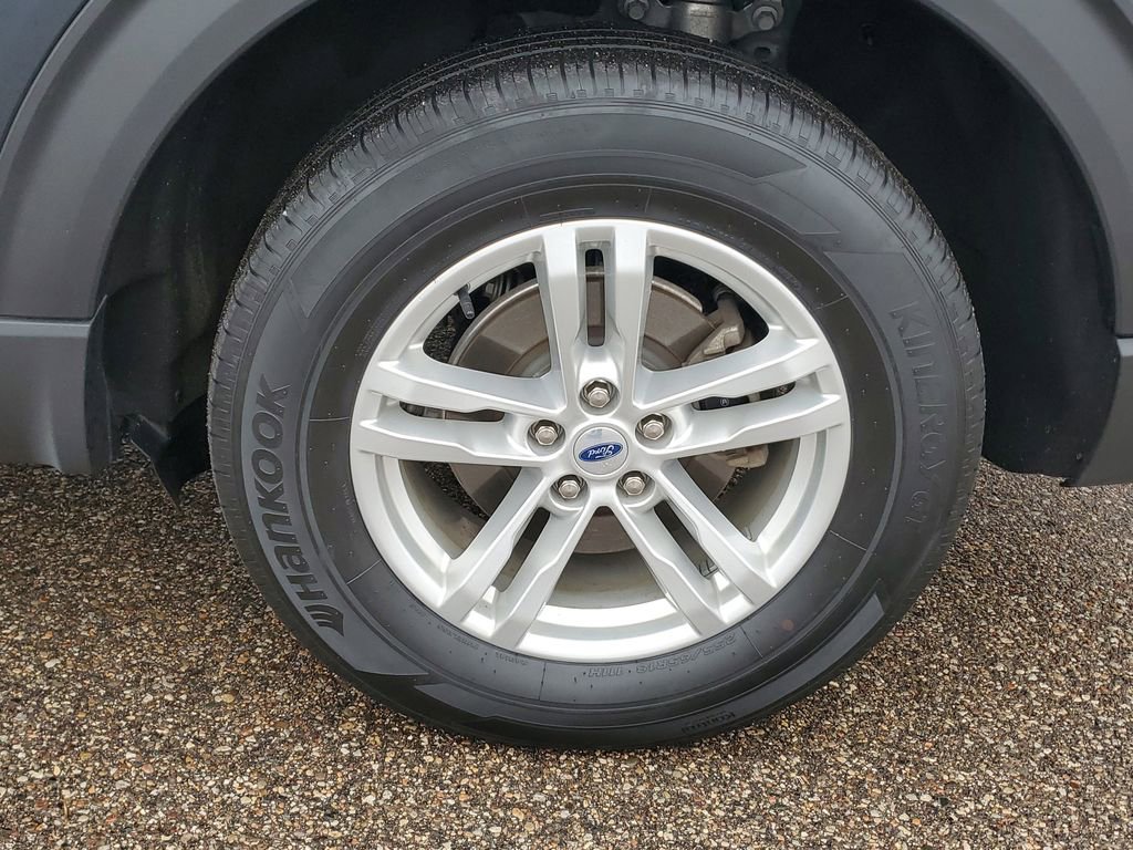 Certified 2023 Ford Explorer XLT w/ Class IV Trailer Tow Package image 5