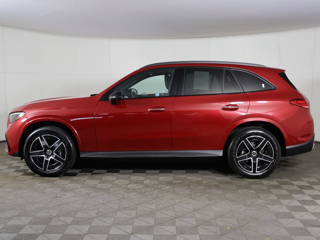 Used 2024 Mercedes-Benz GLC 300 4MATIC w/ AMG Line image 19