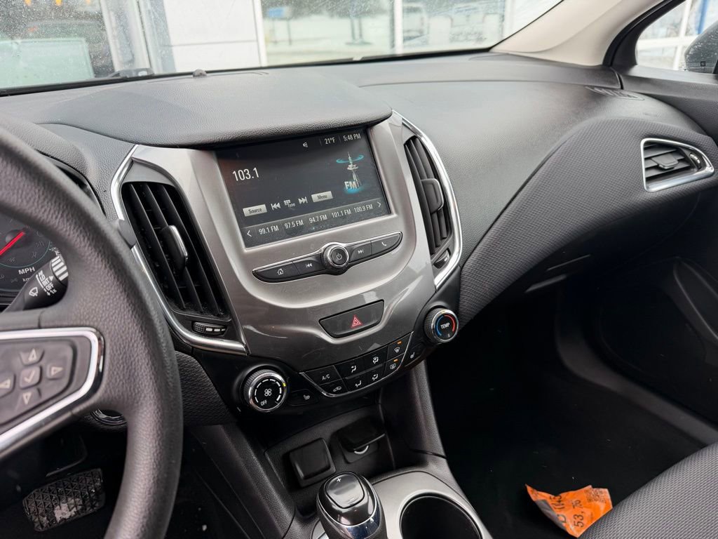 Used 2018 Chevrolet Cruze LT w/ LT Convenience Package image 11