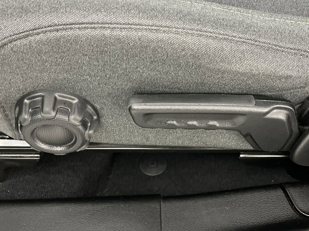 Used 2024 Jeep Wrangler Sport S image 12