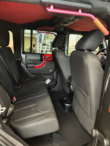 Used 2018 Jeep Wrangler Unlimited Sport w/ Connectivity Group AWD/4WD image 31