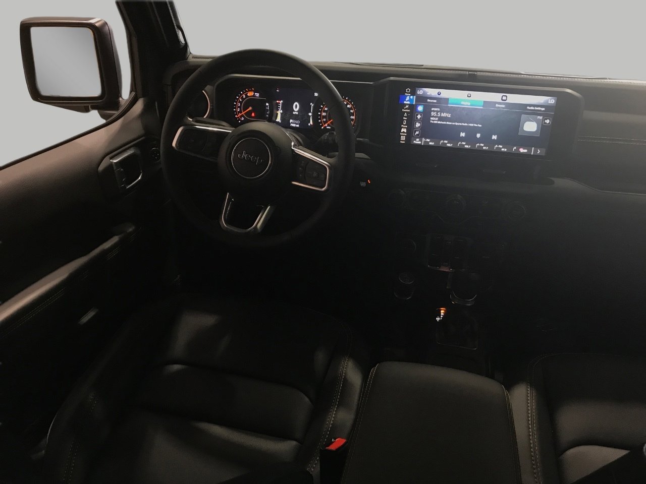 Used 2024 Jeep Wrangler Unlimited Sahara w/ Technology Group AWD/4WD image 7