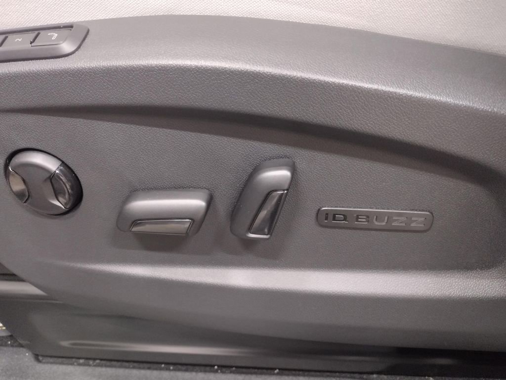 New 2025 Volkswagen ID. Buzz 1st Edition image 26