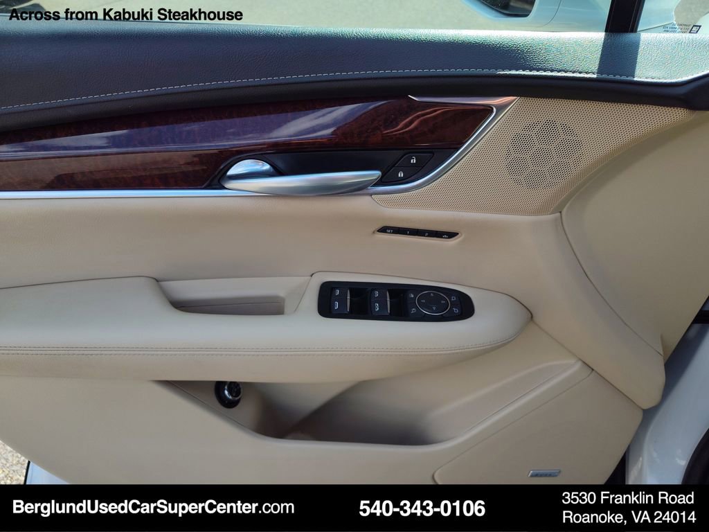 Used 2017 Cadillac XT5 Luxury w/ Driver Awareness Package image 15