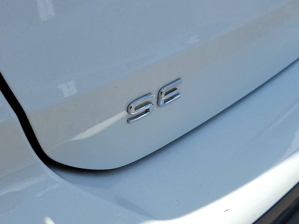 Used 2023 Volkswagen Taos SE FWD image 5