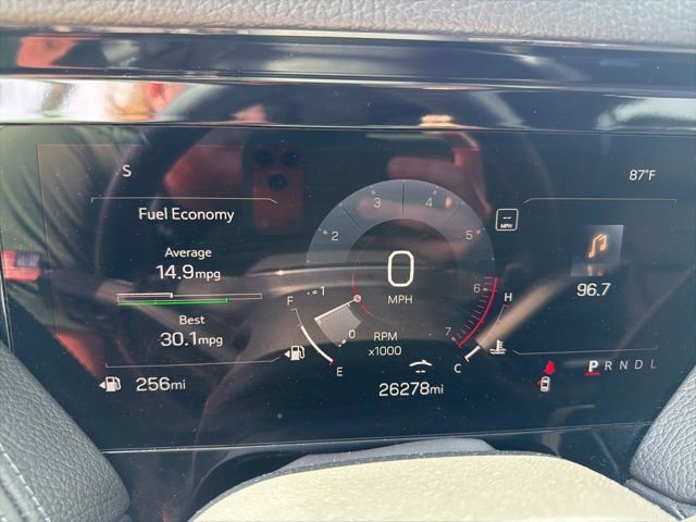 Used 2025 GMC Yukon Denali RWD image 8