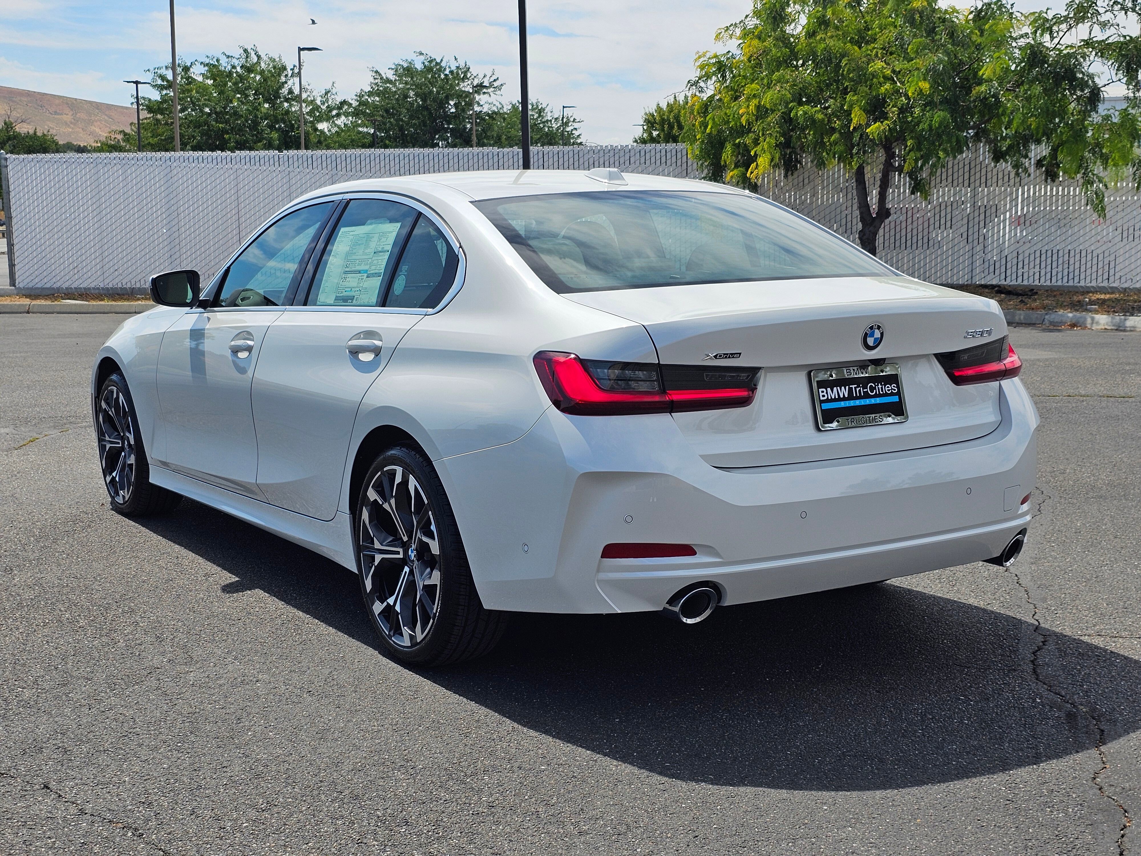 New 2025 BMW 330i xDrive Sedan w/ Premium Package image 4