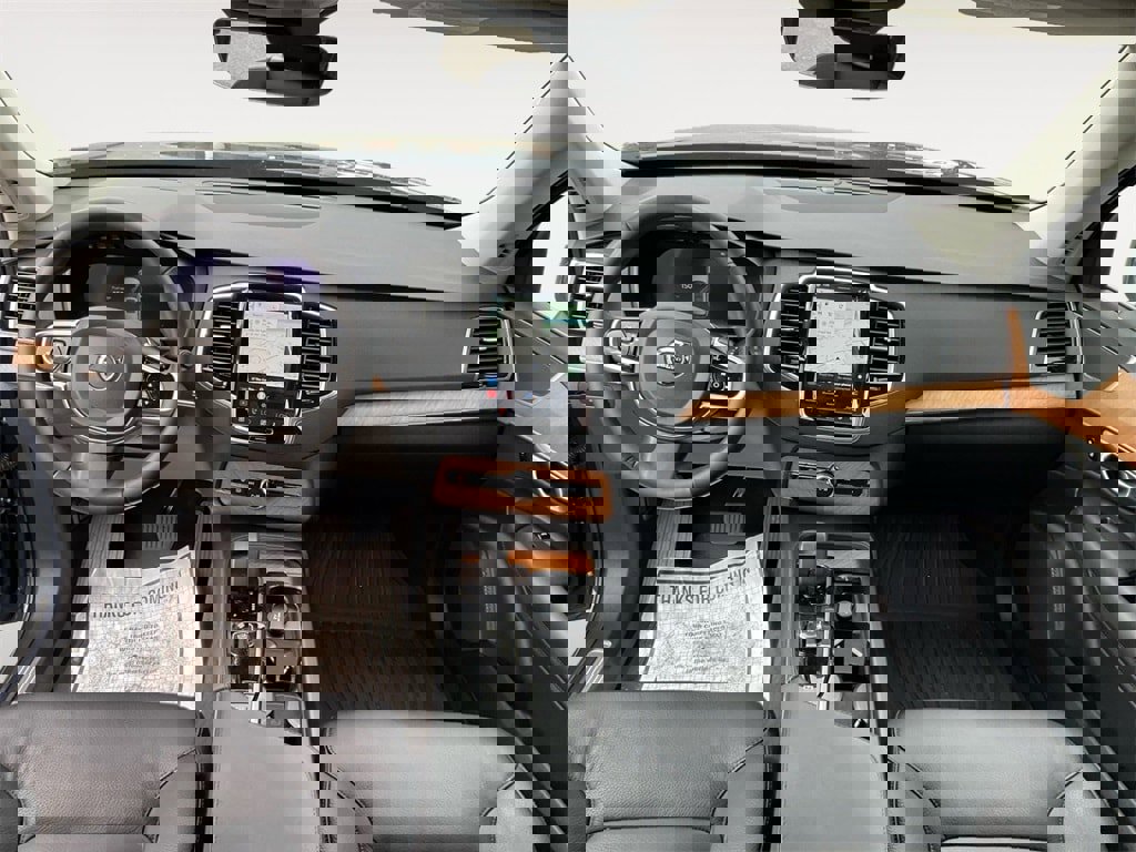 Certified 2025 Volvo XC90 B6 Plus image 10