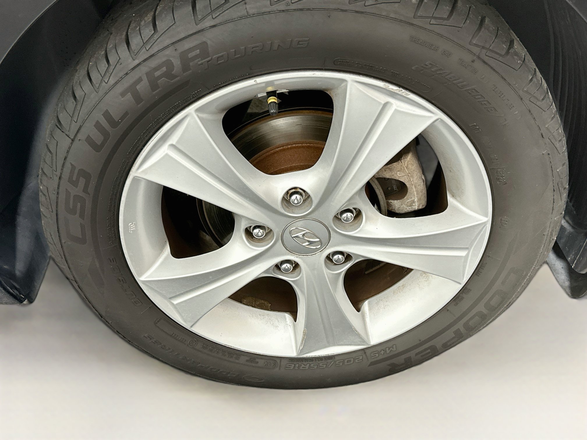 Used 2013 Hyundai Elantra FWD image 11