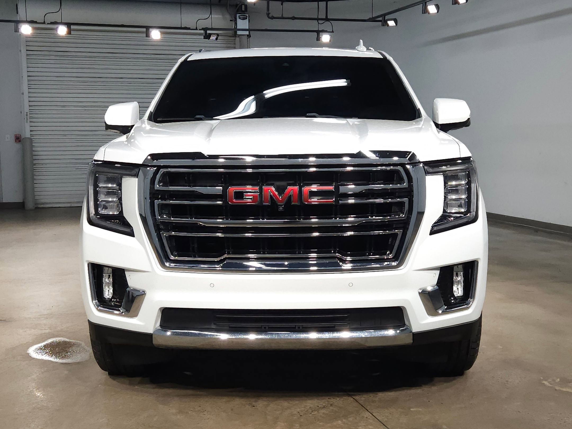 Used 2021 GMC Yukon SLT w/ SLT Luxury Package image 2