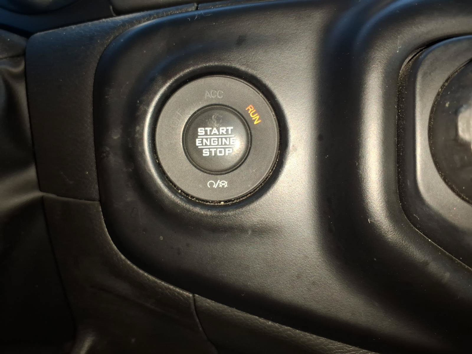 Used 2021 Jeep Wrangler Unlimited Sahara w/ Uconnect 4C Nav & Sound Group AWD/4WD image 30