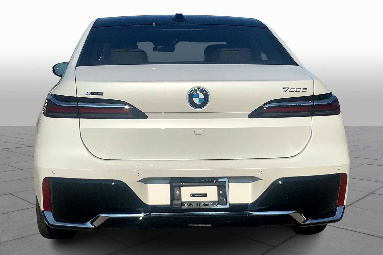 New 2026 BMW 750e xDrive w/ Executive Package image 4