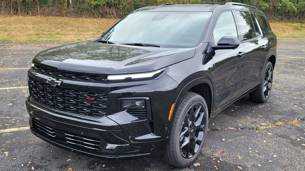 New 2026 Chevrolet Traverse RS image 3