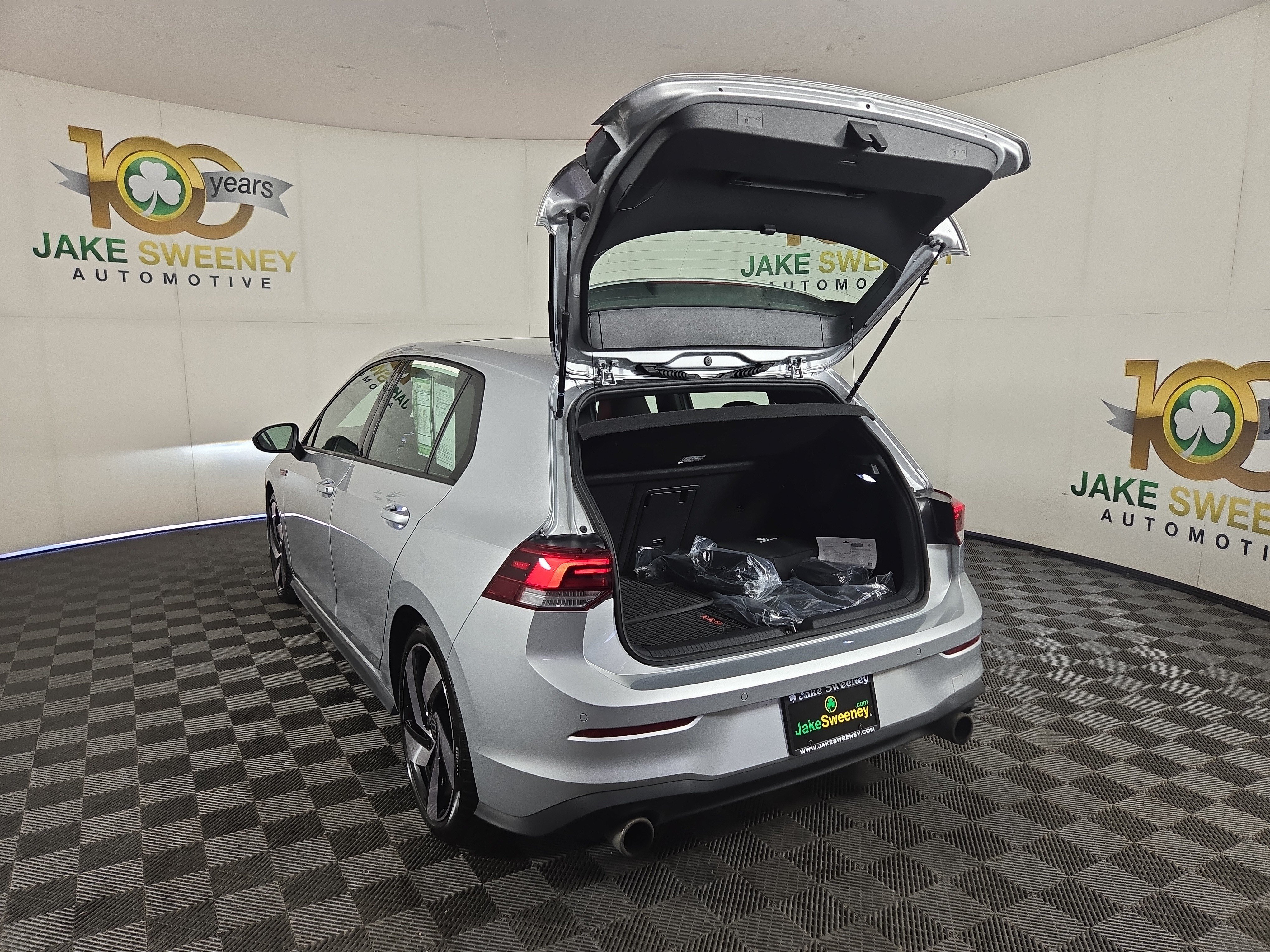Used 2022 Volkswagen GTI SE FWD image 32