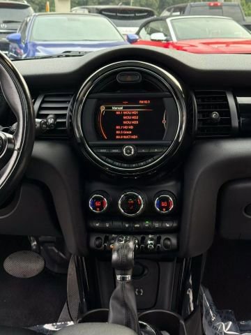 Used 2017 MINI Cooper 2-Door Hardtop image 21