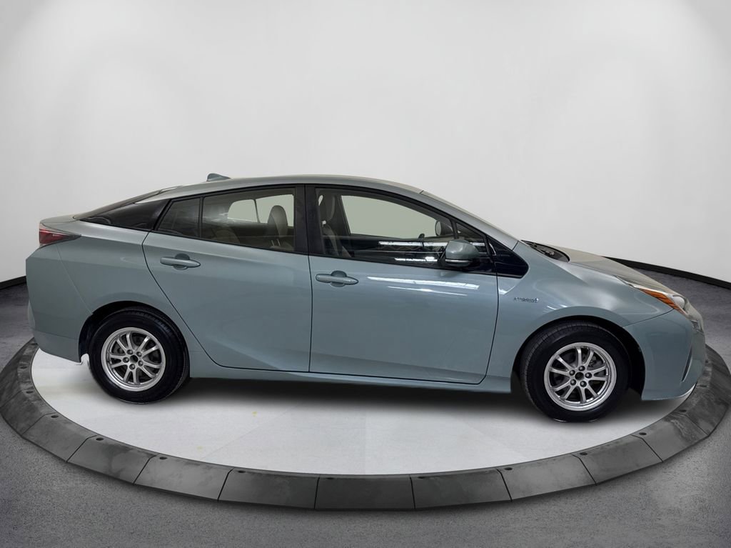 Used 2016 Toyota Prius Four image 4