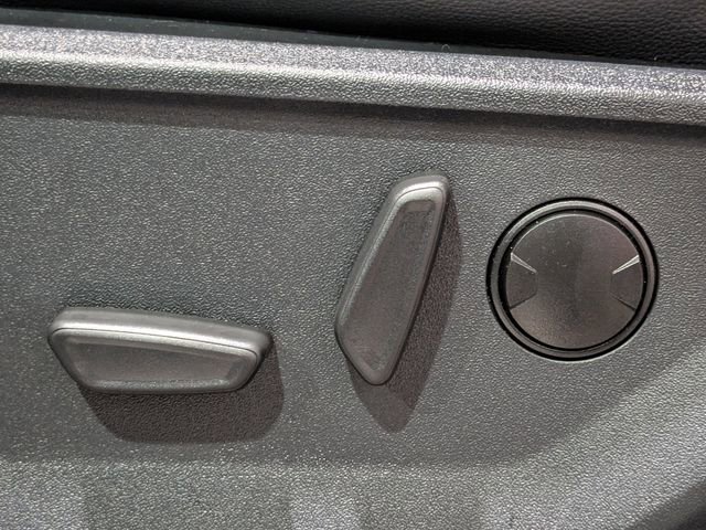 New 2026 Ford F250 Lariat w/ Black Appearance Package image 23