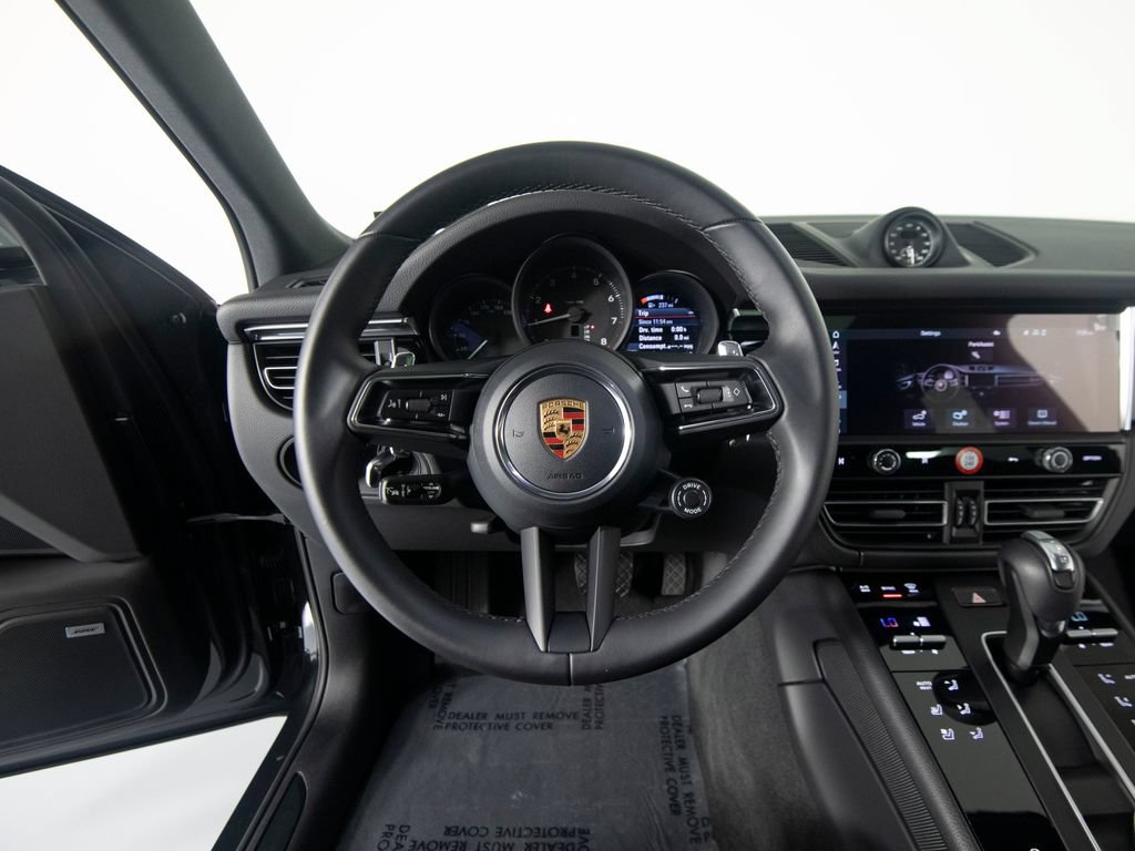 Certified 2026 Porsche Macan AWD/4WD image 22