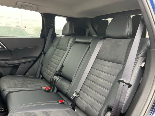 Used 2025 Mitsubishi Outlander SE image 36