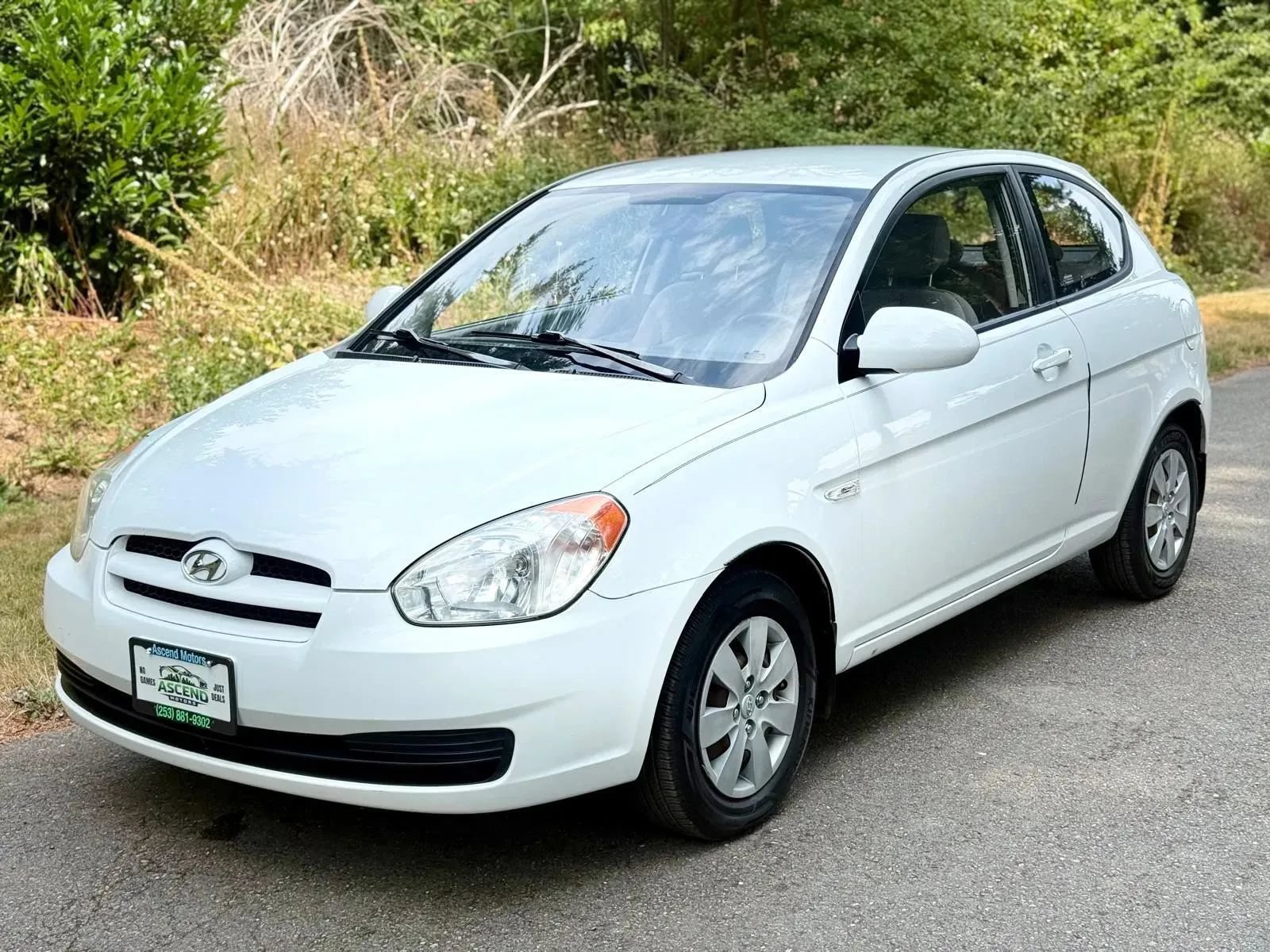 Used 2009 Hyundai Accent GS w/ Premium Pkg 3 FWD image 1