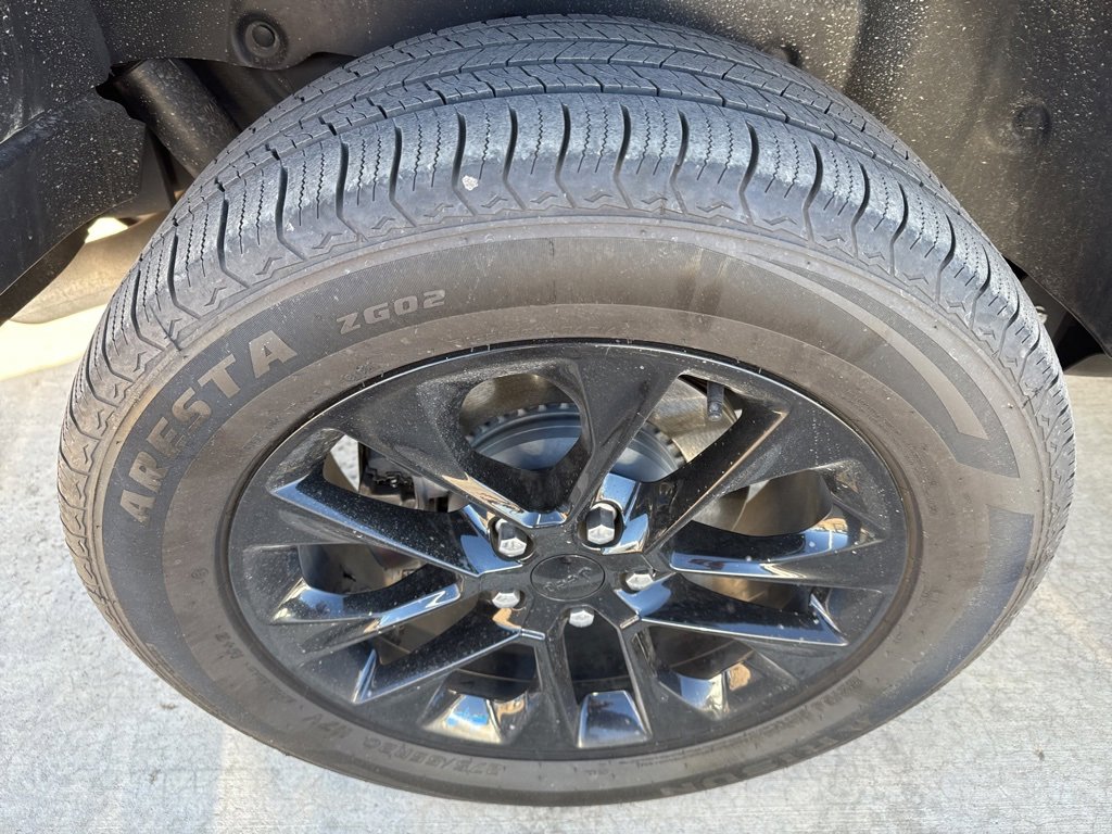 Used 2023 Jeep Wrangler Unlimited Sahara image 5