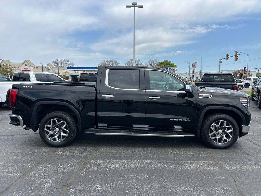 Used 2023 GMC Sierra 1500 SLT w/ SLT Premium Package AWD/4WD image 11