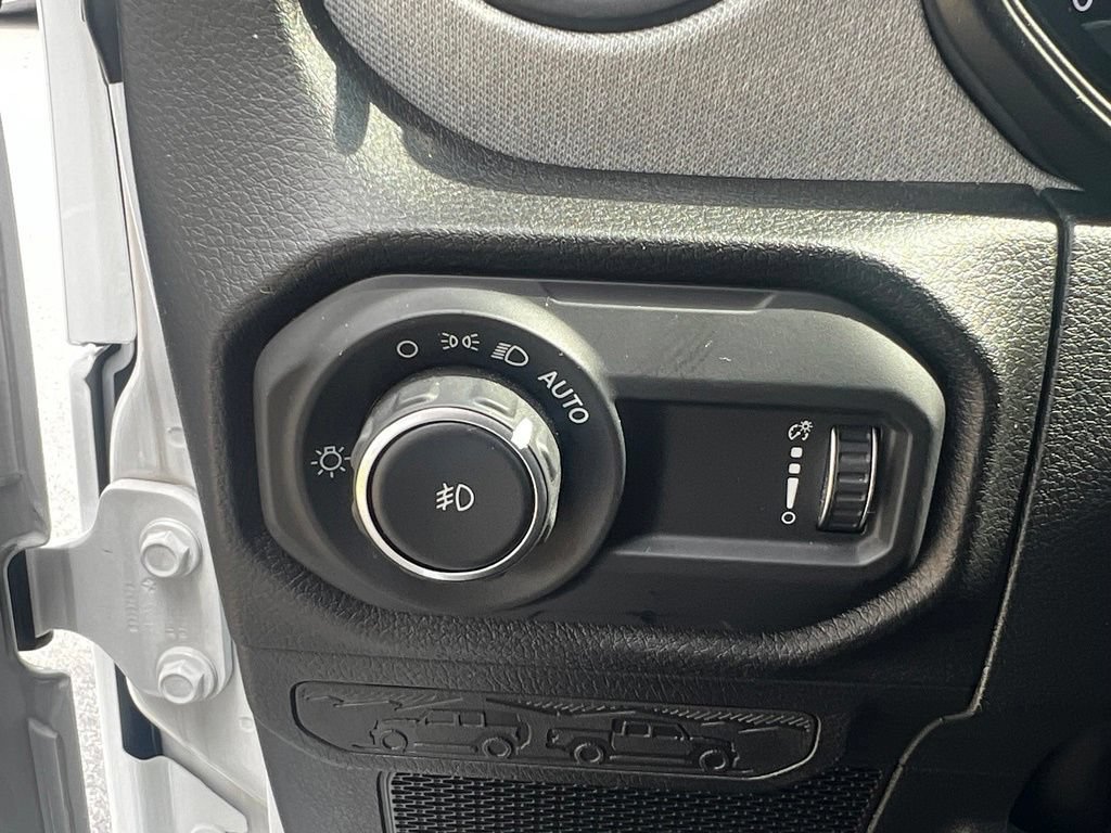 Used 2025 Jeep Wrangler Unlimited Sport AWD/4WD image 27