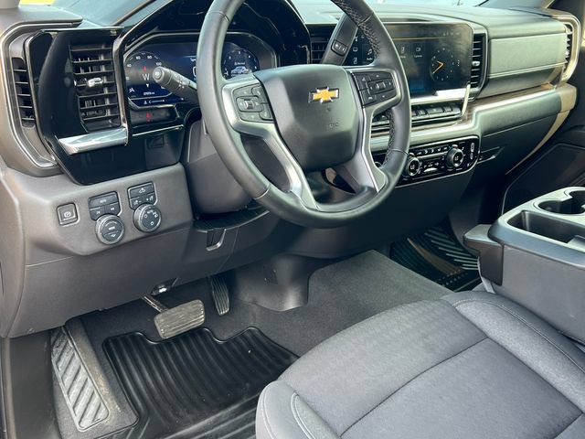 Used 2024 Chevrolet Silverado 1500 LT AWD/4WD image 20