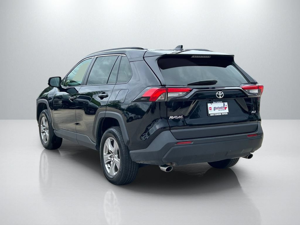 Used 2025 Toyota RAV4 XLE FWD image 7