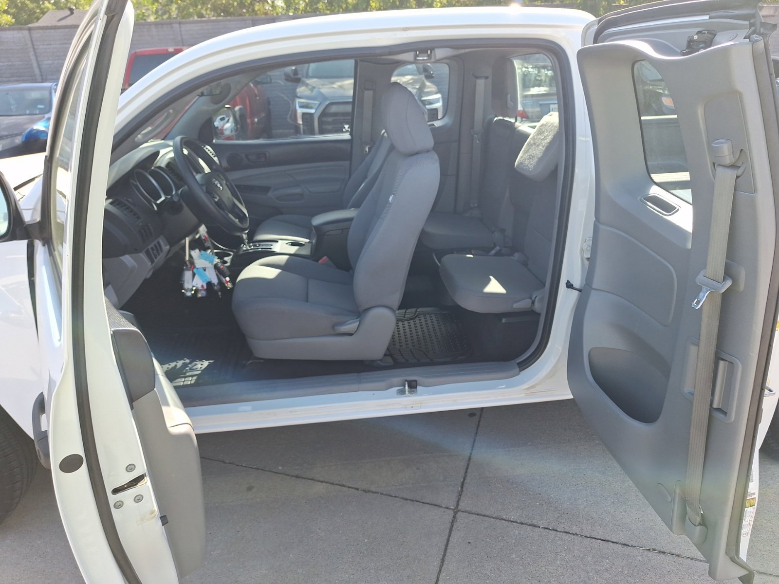 Used 2015 Toyota Tacoma 2WD Access Cab image 30