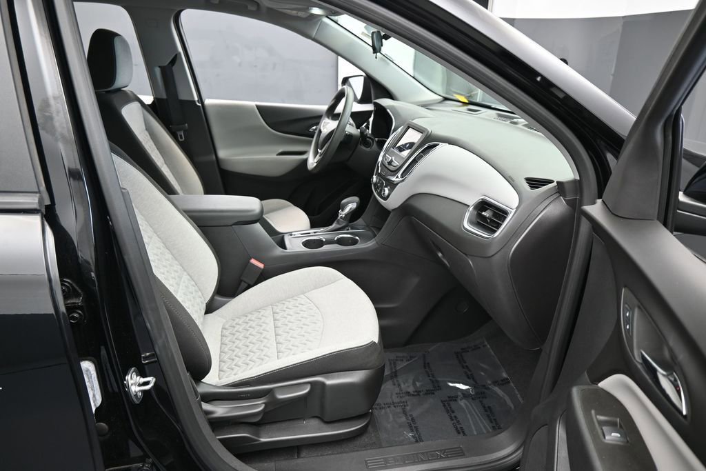 Used 2024 Chevrolet Equinox LS w/ Midnight Edition FWD image 35
