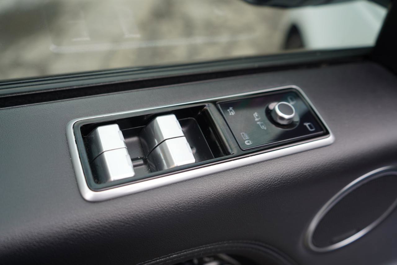 Used 2021 Land Rover Range Rover Westminster Edition image 17