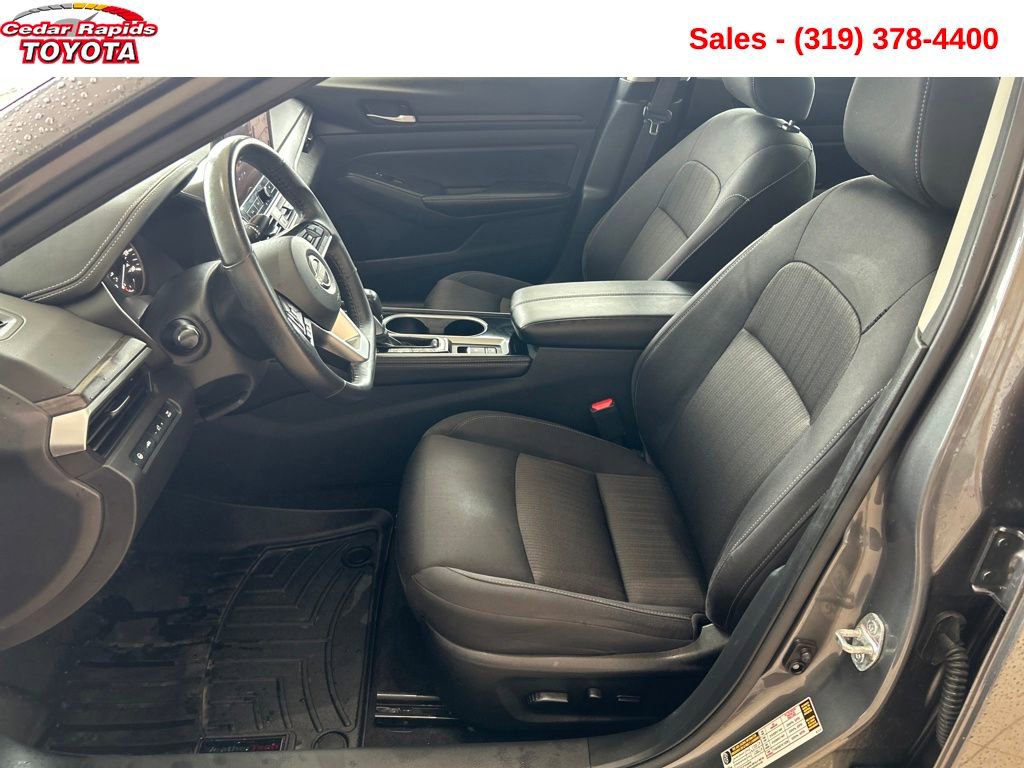 Used 2024 Nissan Altima 2.5 SV w/ SV Premium Package image 10