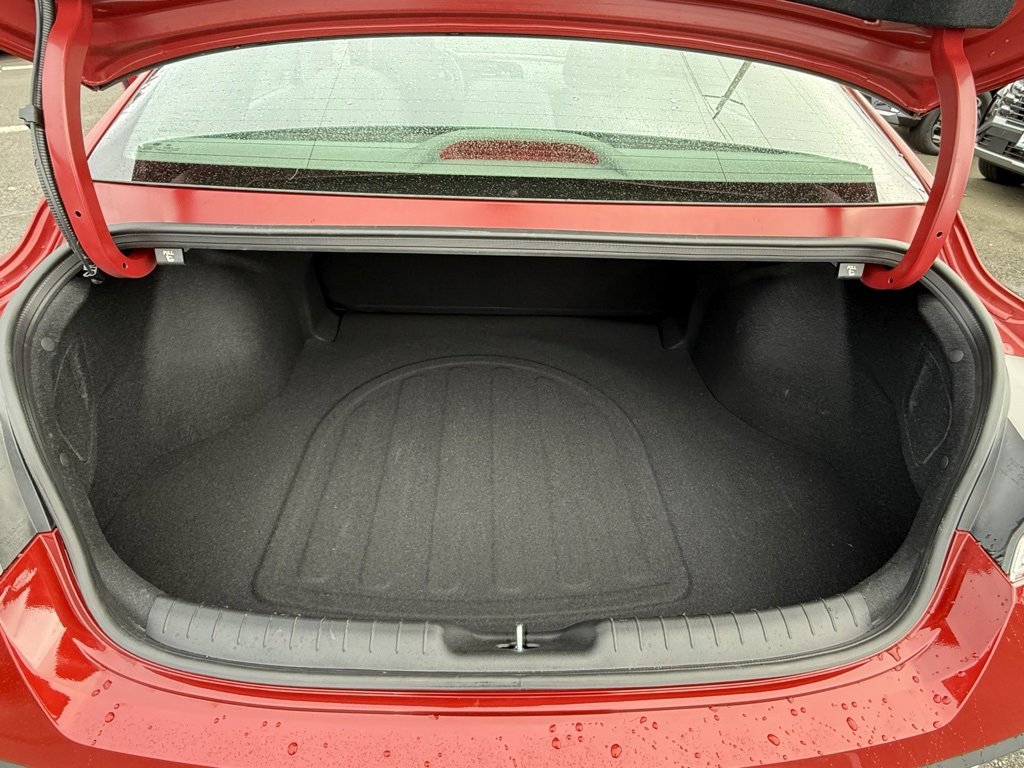 Certified 2025 Hyundai Elantra SE image 11