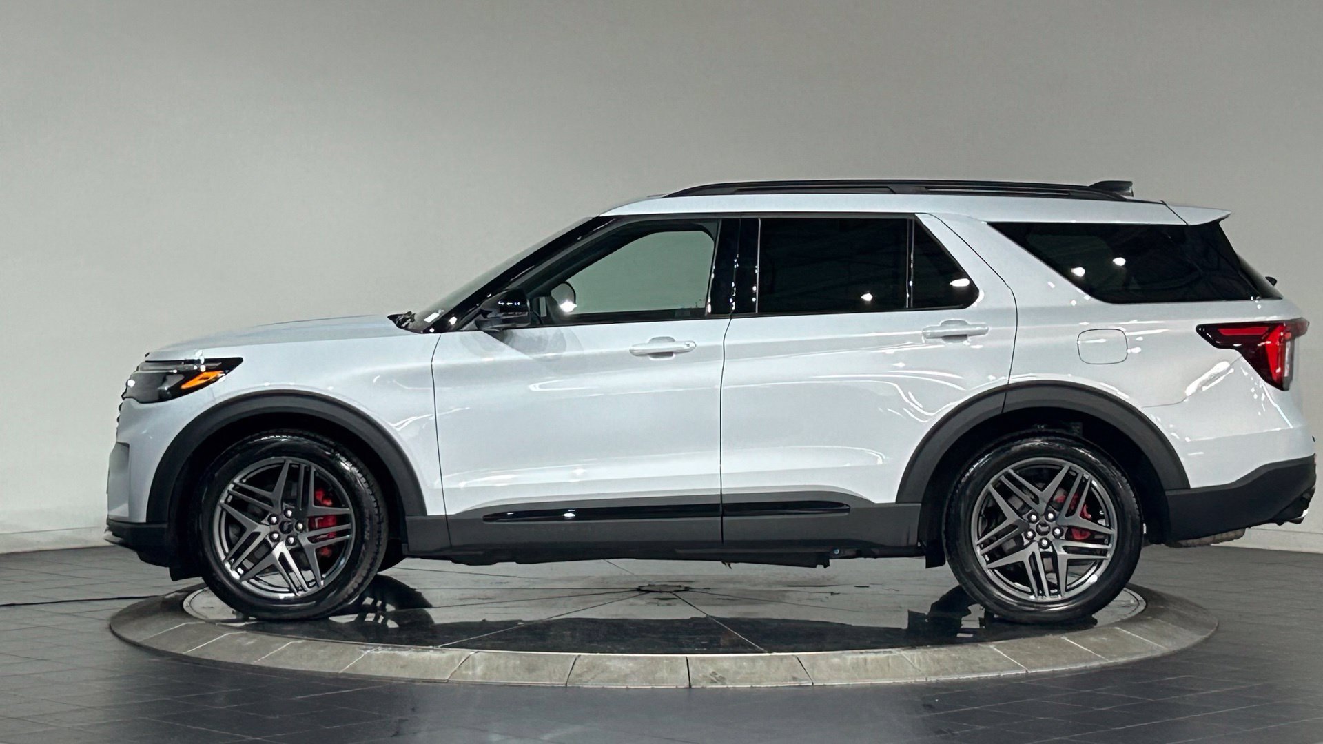 Used 2026 Ford Explorer ST w/ Sun And Sound Package AWD/4WD image 6