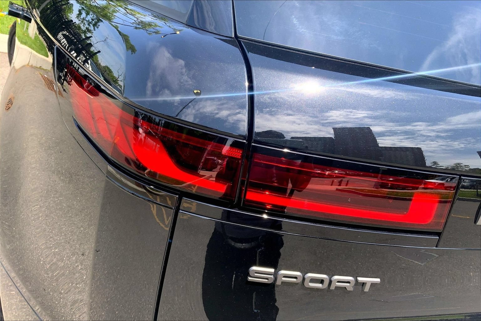 Certified 2026 Land Rover Range Rover Sport SE AWD/4WD image 28