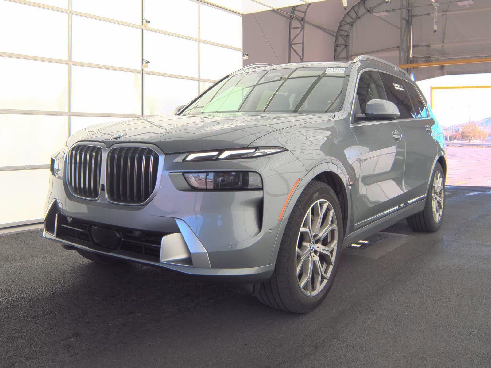 Used 2025 BMW X7 xDrive40i image 4