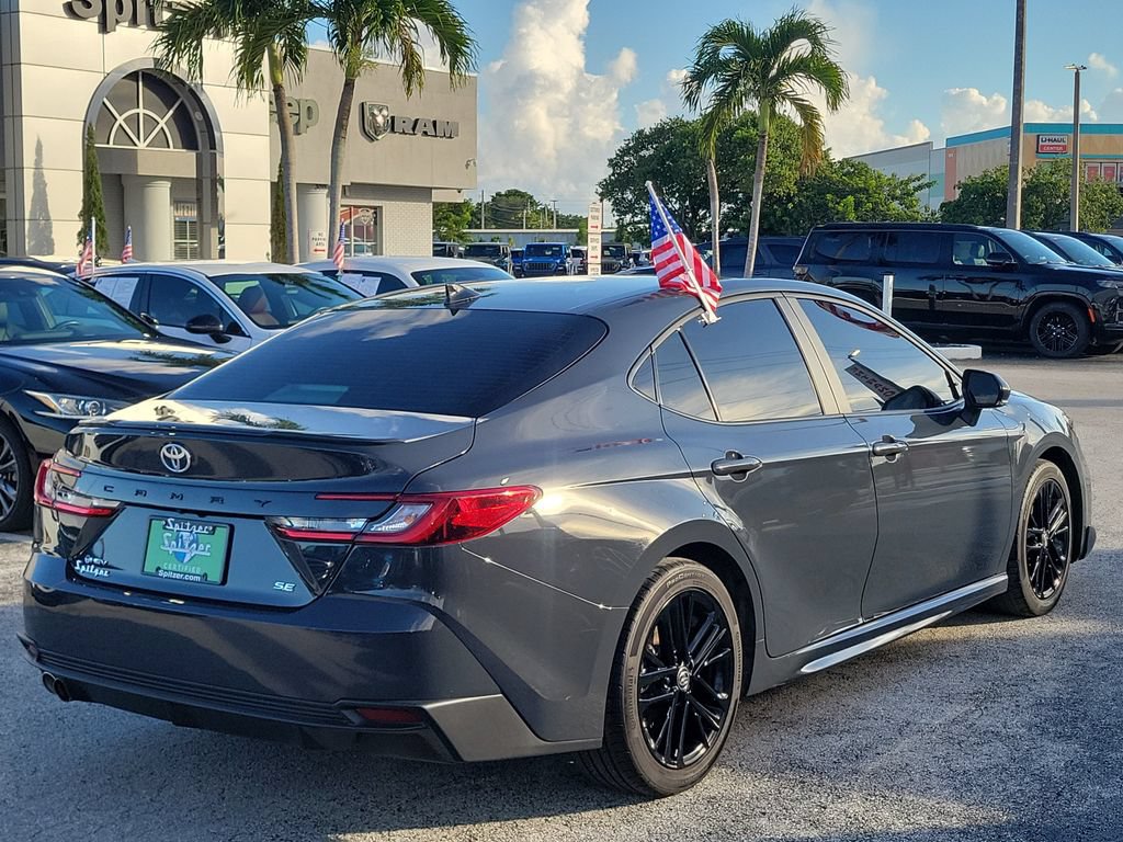 Used 2025 Toyota Camry SE w/ Convenience Package FWD image 5