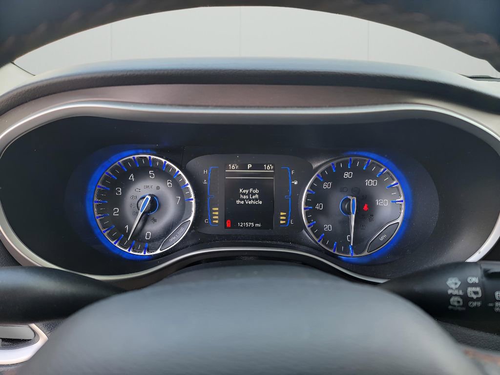 Used 2018 Chrysler Pacifica Touring-L image 15