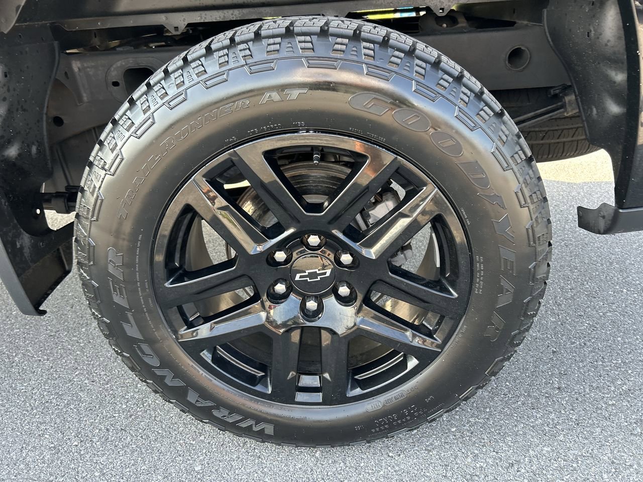 Used 2022 Chevrolet Silverado 1500 RST w/ LPO, Blackout Package AWD/4WD image 10