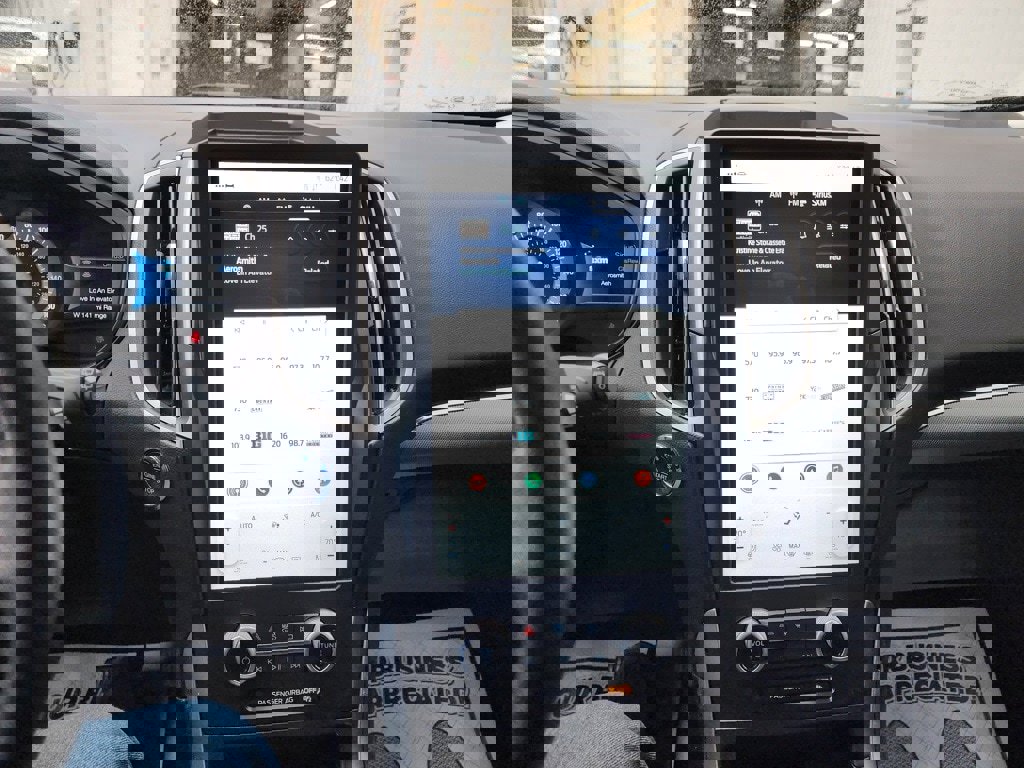 Used 2022 Ford Edge SEL w/ Convenience Package image 21