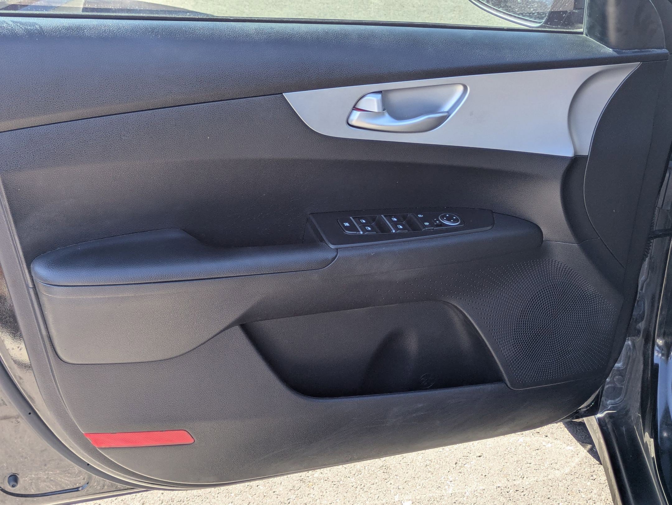 Used 2023 Kia Forte LX image 11