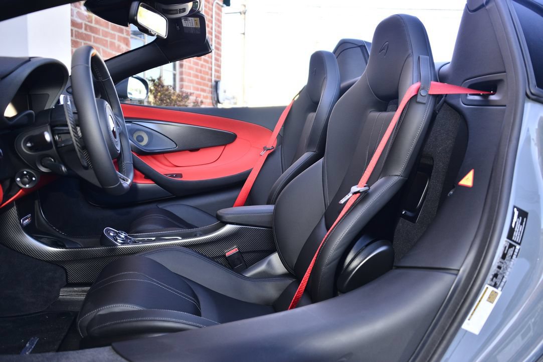 Used 2020 McLaren 600LT Spider RWD image 18