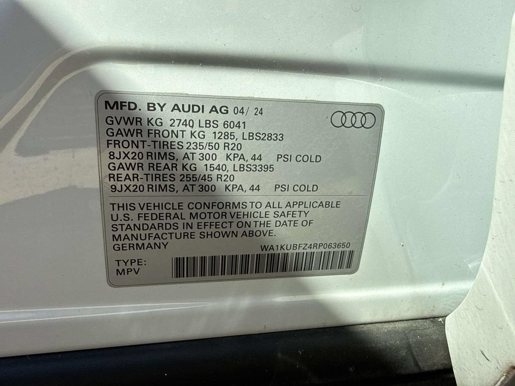 Used 2024 Audi Q4 e-tron Premium AWD/4WD image 20