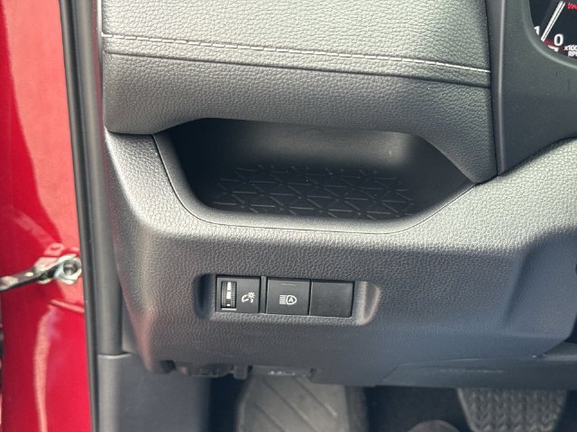 Used 2025 Toyota RAV4 XLE AWD/4WD image 17
