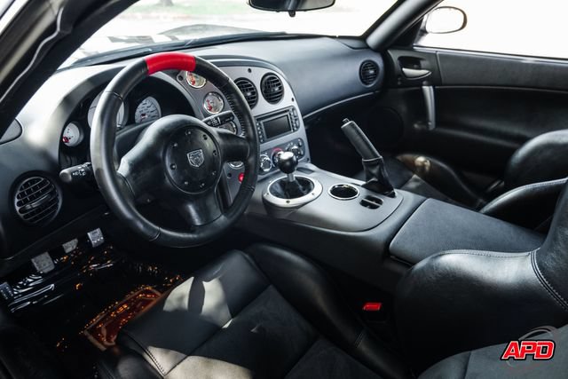 Used 2010 Dodge Viper ACR RWD image 2