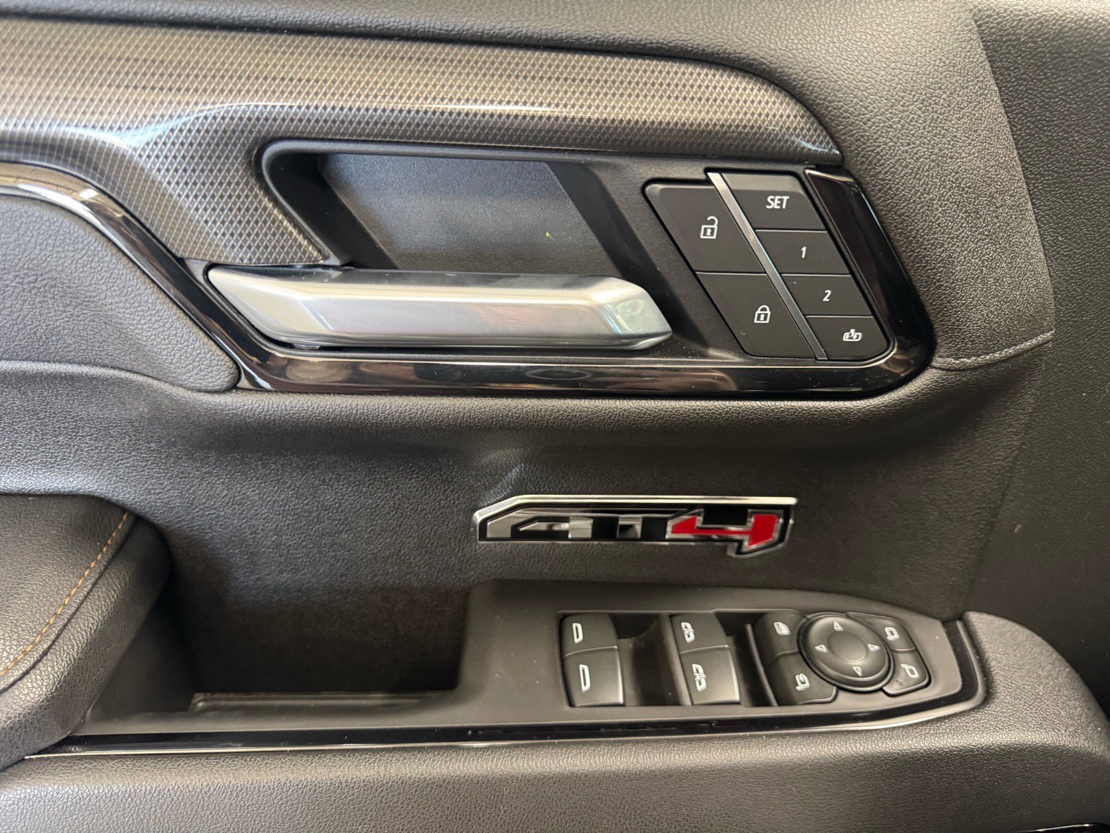 Used 2025 GMC Sierra 1500 AT4 w/ AT4 Premium Package image 18