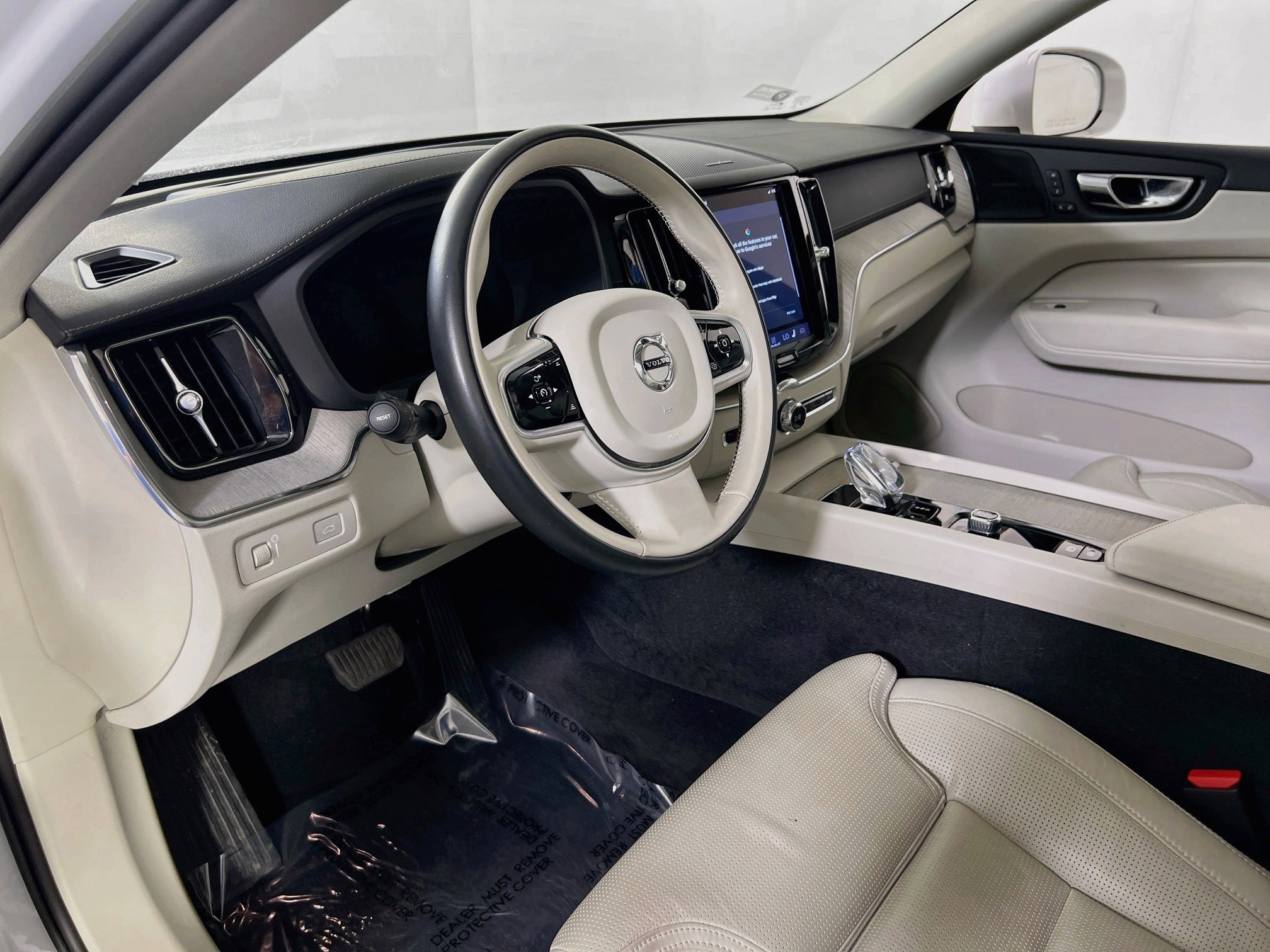 Used 2022 Volvo XC60 B5 Inscription w/ Advanced Package AWD/4WD image 9