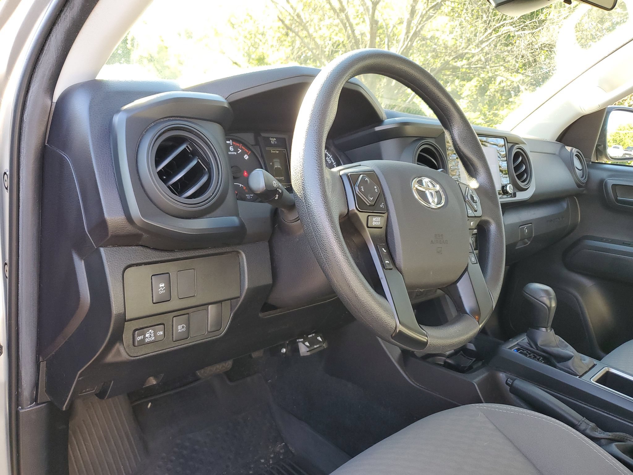 Used 2022 Toyota Tacoma SR AWD/4WD image 14