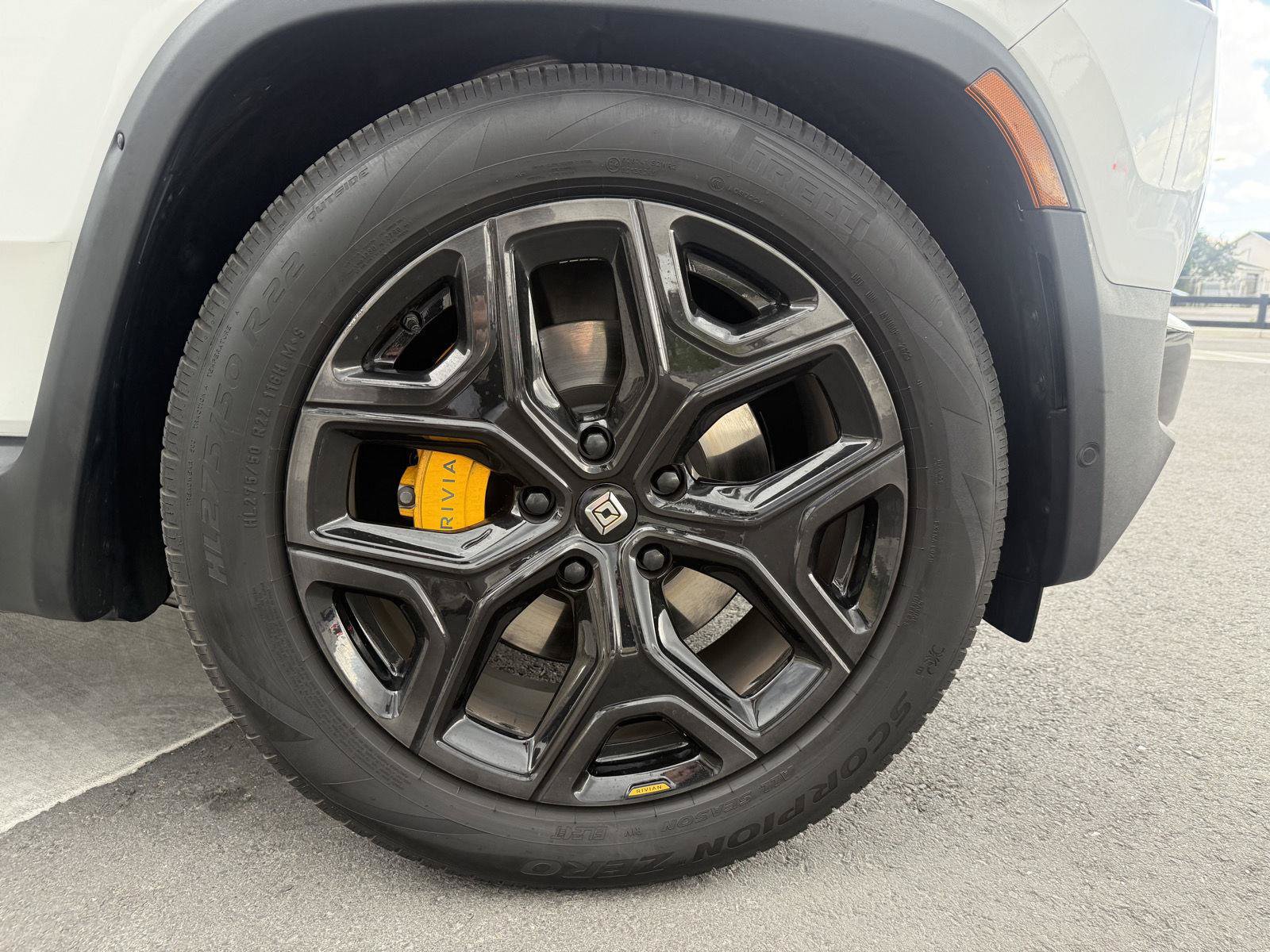 Used 2023 Rivian R1S Adventure AWD/4WD image 10